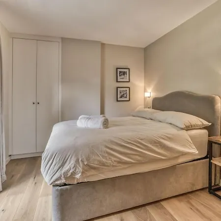 Cozy And Charming In Apartment